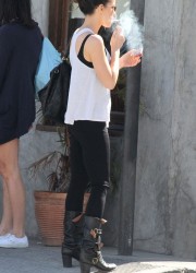 Kate Beckinsale in Tight Pants at Bike Ride in Los Angeles