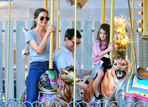 Katie Holmes, Suri and Tom Cruise at Schenley Plaza in Pittsburgh