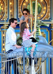 Katie Holmes, Suri and Tom Cruise at Schenley Plaza in Pittsburgh