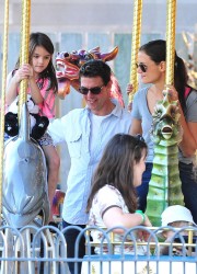 Katie Holmes, Suri and Tom Cruise at Schenley Plaza in Pittsburgh