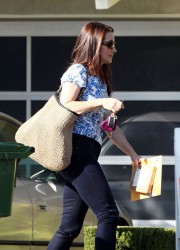 Kristin Davis in Tight Capri Jeans