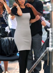 Maria Menounos at Extra at The Grove