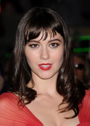 Mary Elizabeth Winstead at The Thing Premiere
