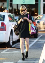 Mena Suvari Shopping at Whole Foods in Los Angeles