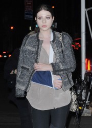 Michelle Trachtenberg in Leggings