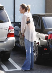 Miley Cyrus in Ripped Jeans