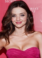 Miranda Kerr Unveils Victoria’s Secret Fantasy Bra