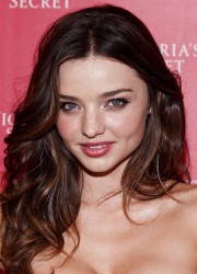 Miranda Kerr Unveils Victoria’s Secret Fantasy Bra