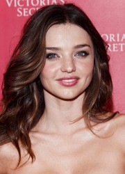 Miranda Kerr Unveils Victoria’s Secret Fantasy Bra