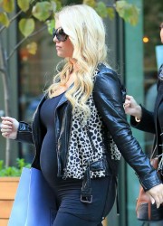Pregnant Jessica Simpson