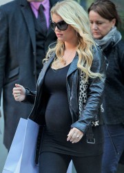 Pregnant Jessica Simpson