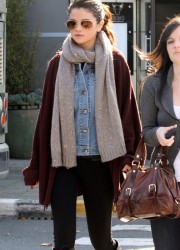 Selena Gomez Buying Flowers