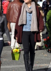 Selena Gomez Buying Flowers