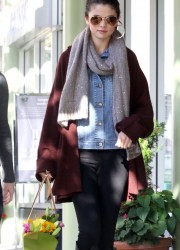 Selena Gomez Buying Flowers