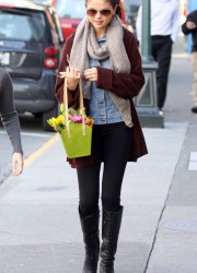 Selena Gomez Buying Flowers