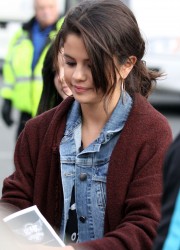 Selena Gomez Buying Flowers