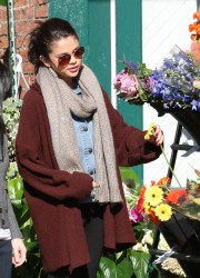 Selena Gomez Buying Flowers