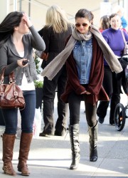 Selena Gomez Buying Flowers