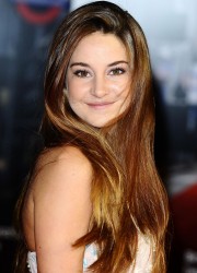 Shailene Woodley at The Descendants Premiere