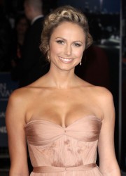 Stacy Keibler at The Descendants Premiere
