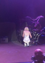 Taylor Momsen Performs at the Comerica Theatre