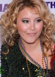 Taylor Spreitler Celebrates 18th Birthday
