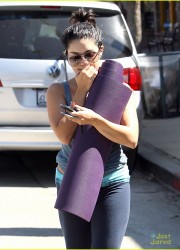 Vanessa Hudgens Heading to Lunch