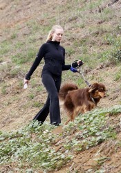 Amanda Seyfried Walks Her Dog