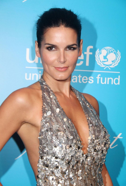 Angie Harmon
