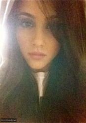 Ariana Grande Personal Twitter Photo