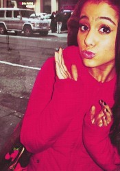 Ariana Grande Personal Twitter Photo