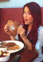 Ariana Grande Personal Twitter Photo