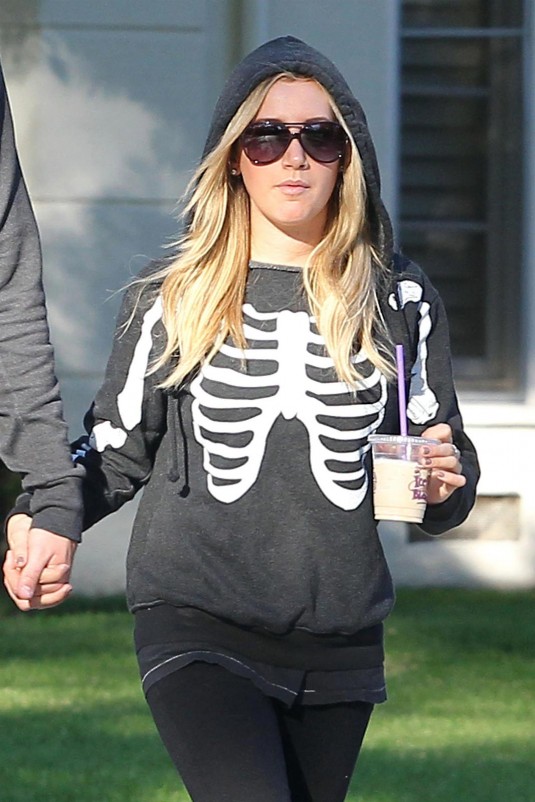 Ashley Tisdale Goes Out With Her Boyfriend in LA