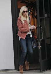 Lindsay Lohan Tight Jeans Canids in Los Angeles