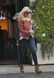 Lindsay Lohan Tight Jeans Canids in Los Angeles