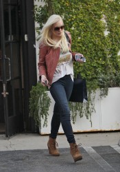 Lindsay Lohan Tight Jeans Canids in Los Angeles