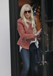 Lindsay Lohan Tight Jeans Canids in Los Angeles