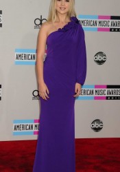 Mika Newton at 39th Annual American Music Awards in Los Angeles