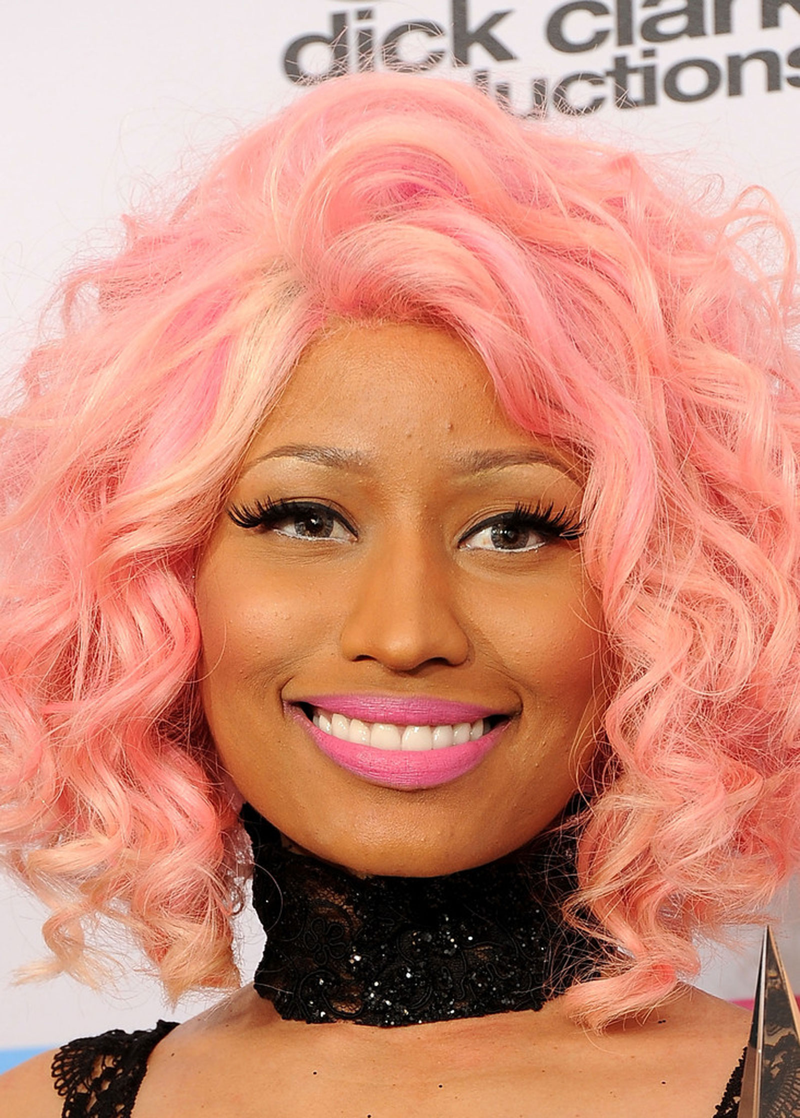 Nicki Minaj at 39th Annual American Music Awards in Los Angeles – HawtCelebs