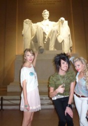 Taylor Swift Private Twitter Photo