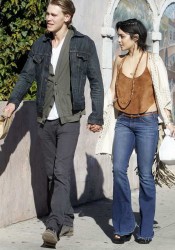 Vanessa Hudgens with his Boyfriend In Venice
