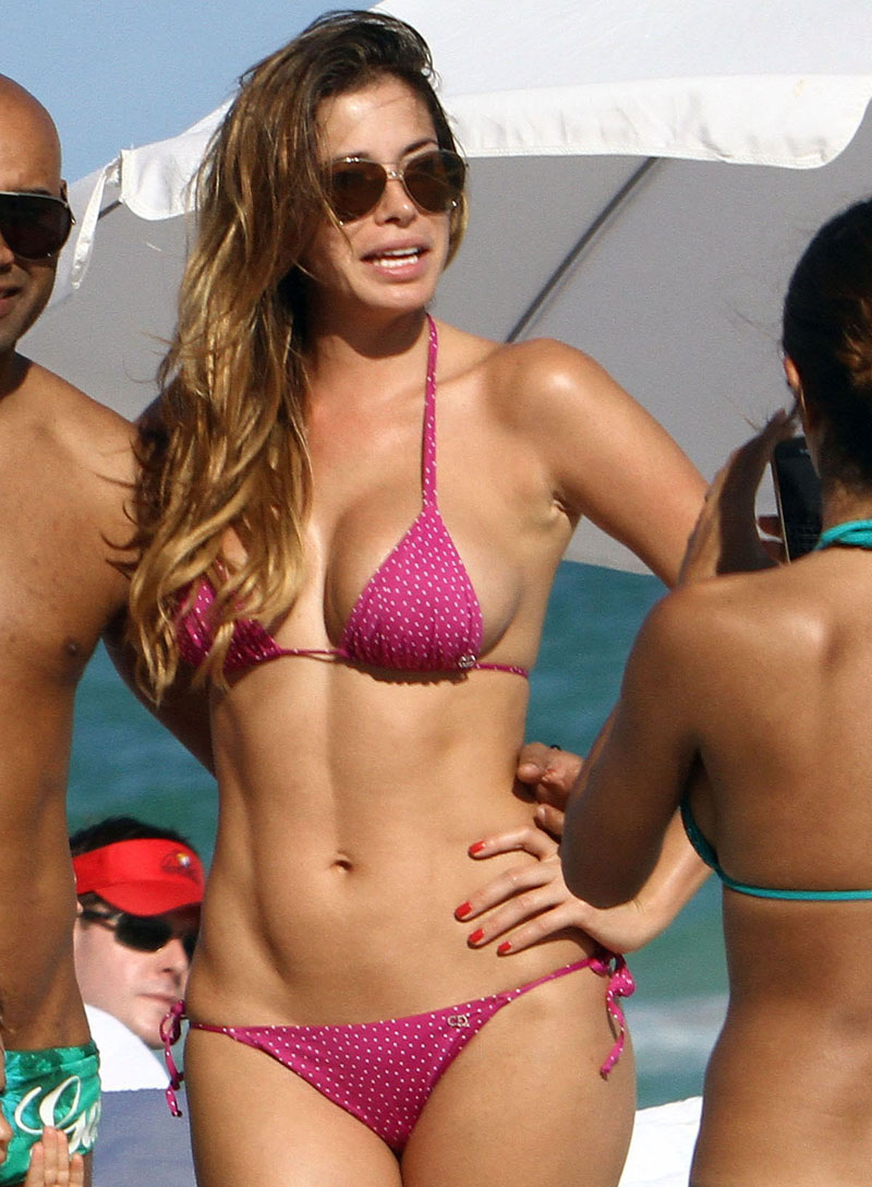 Aida Yespica in Pink Bikini at Beach in Miami.