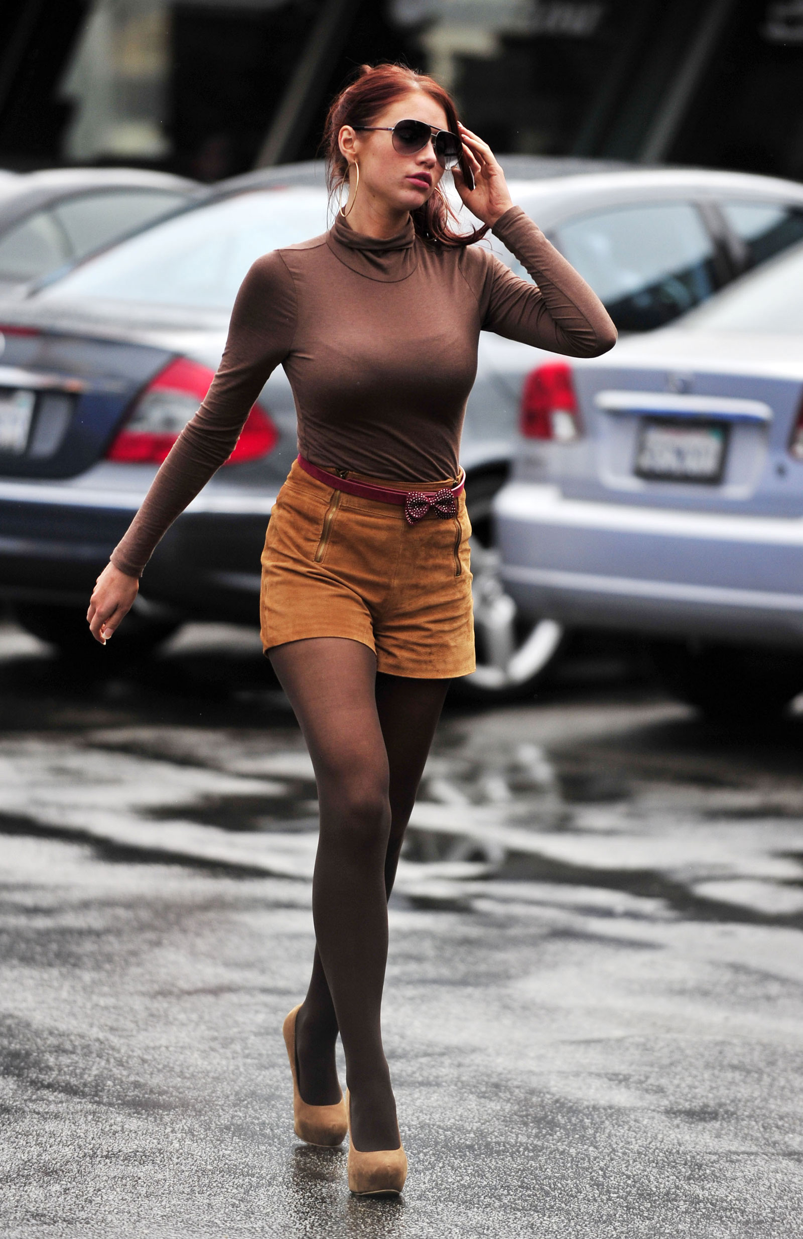 Amy-Childs-in-Tan-coloured-Suede-Shorts-Out-and-About-in-Los-Angeles-5.jpg