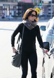 Emily Blunt with Friend Heading to Lunch in Los Angeles