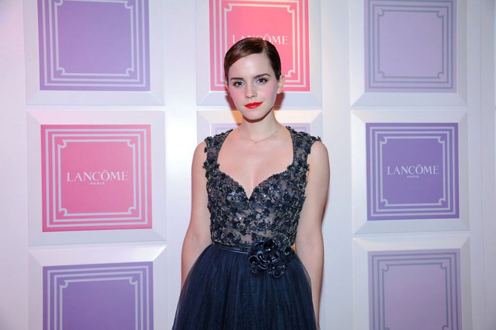 Emma-Watson-Promotes-Lancome-Cosmetic-in-Hong-Kong-21.jpg