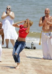 Jennifer Lopez on Set of iQ'Viva! The Chosen in Uruguay