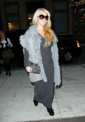 Jessica Simpson and Baby Bump Head Out for the Night in NYC