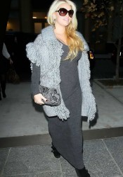 Jessica Simpson and Baby Bump Head Out for the Night in NYC