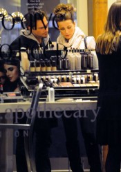 Kate Beckinsale Shopping Candids at the Brentwood Country Mart