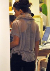 Kate Beckinsale Shopping Candids at the Brentwood Country Mart